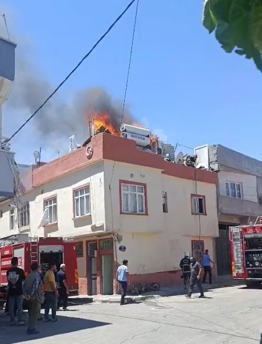 Nizip’te odunluk yangını paniğe neden oldu
