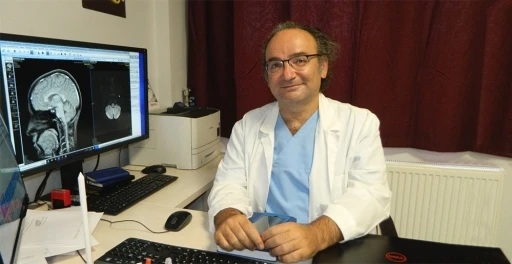 N&ouml;rologlar &ccedil;ifte sempozyumda buluştu
