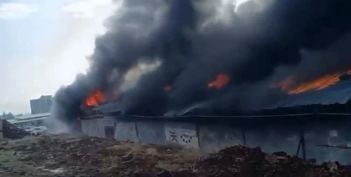 Nurdağı’nda depo yangını
