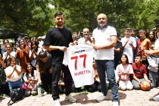 Nurettin Korkmaz öğrencilerle bir araya geldi
