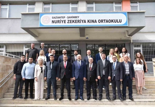 Nuriye Zekeriya Kına Ortaokulu’nda &quot;Gaziantep Sanayi Odası Kütüphanesi&quot; açıldı
