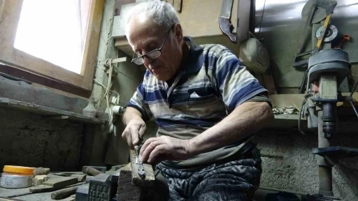 O S&uuml;rmene kamasının son ustalarından
