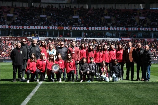 Odunpazarı Kadın Hentbol Takımı Süper Lig’de
