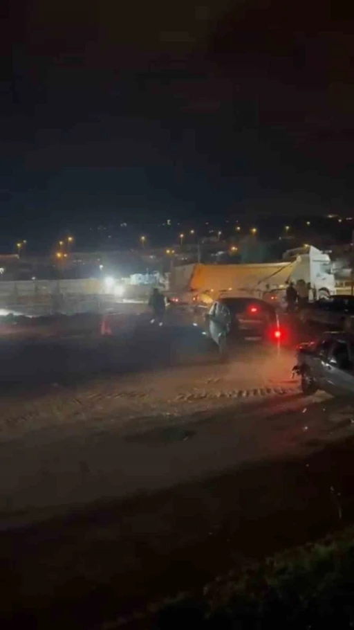 &Ouml;fkelenen s&uuml;r&uuml;c&uuml; ortalığı birbirine kattı
