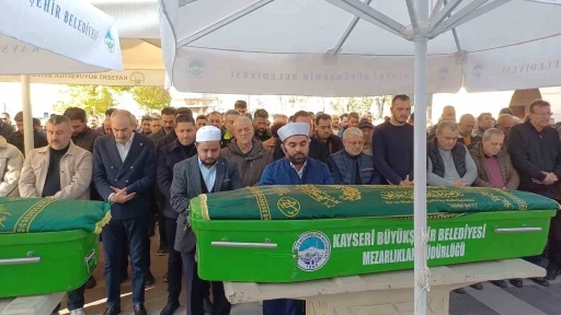 Oğlu tarafından öldürülen adam toprağa verildi
