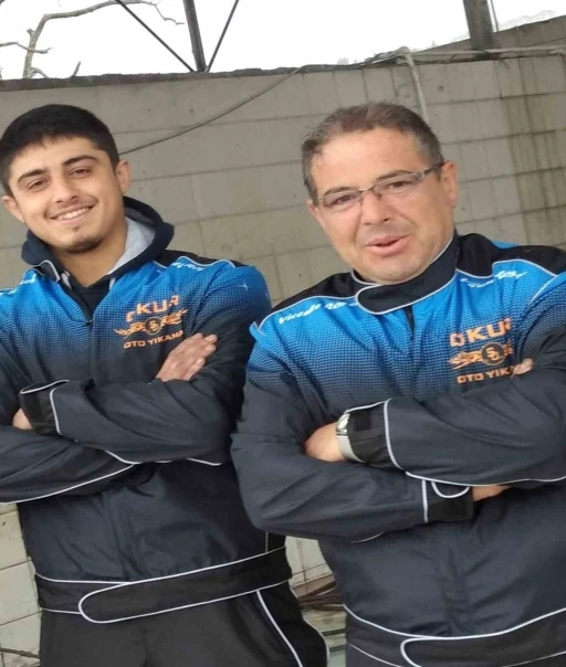 Oğlunu kurtarmak isterken o da akıma kapıldı: 2 &ouml;l&uuml;
