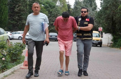 Oğlunu parkta 36 bı&ccedil;ak darbesiyle &ouml;ld&uuml;ren babaya m&uuml;ebbet
