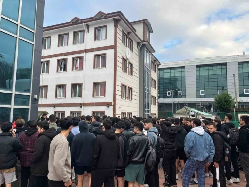 &Ouml;ğrenci yurdunda yangın alarmı &ccedil;alınca panik yaşandı
