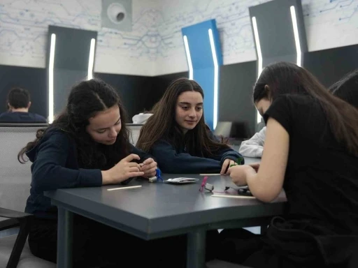 &Ouml;ğrenciler akademisyenlerle buluştu
