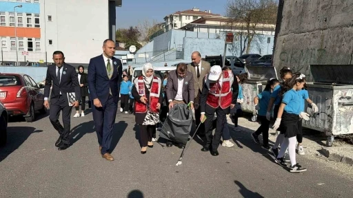Öğrenciler hem eğlendi hem temizlik yaptı
