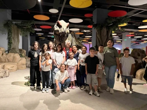 &Ouml;ğrenciler Sıfır Atık Oyuncak M&uuml;zesi&rsquo;ni gezdi
