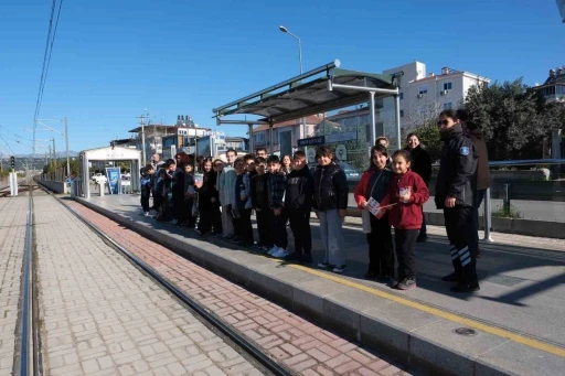 &Ouml;ğrenciler tramvayın tarihini keyifli yolculukla &ouml;ğrendi
