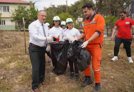 Öğrenciler, yangınlara karşı çevre temizliği yaptı
