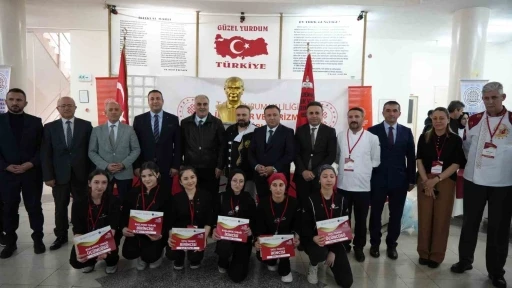 Öğrenciler yemekte yarıştı
