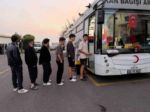Öğrencilerden Kızılay’a kan bağışı
