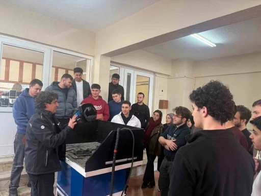 &Ouml;ğrencilerin mesleki gelişimine katkı
