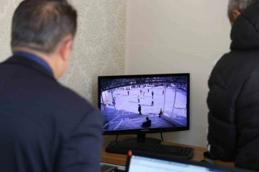 Öğrencisinin hayatını Heimlich manevrasıyla kurtardı
