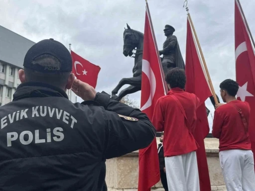 Öğretmenler günü törenle kutlandı
