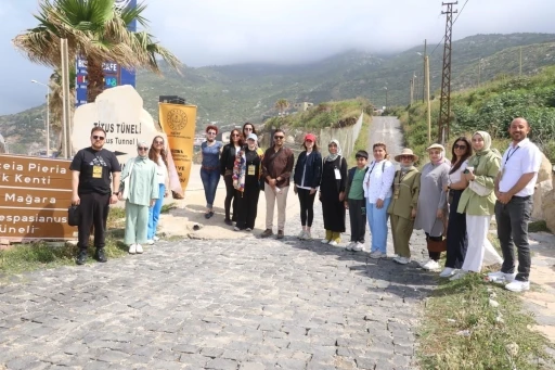 &Ouml;ğretmenler, Hatay&rsquo;ın tarihi ve k&uuml;lt&uuml;rel mirasını yeniden inceledi
