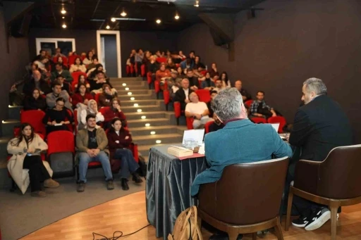 Oğuz Atay, Sakarya&rsquo;da d&uuml;zenlenen s&ouml;yleşide anıldı
