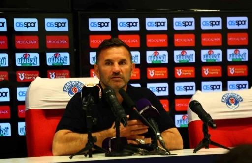 Okan Buruk: "İlk d&uuml;ş&uuml;ncem, isteğim ve hayalim burada yine nice şampiyonluklar yaşamak"
