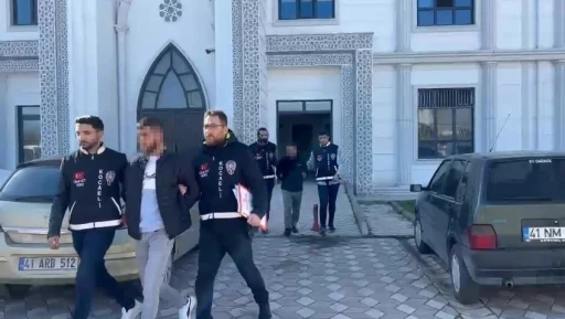 Okul bah&ccedil;esinde oğlunun g&ouml;z&uuml; &ouml;n&uuml;nde &ouml;ld&uuml;r&uuml;lm&uuml;şt&uuml;: 4 sanığa 41 yıl hapis
