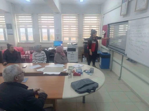 Okul kantinleri &ccedil;alışanlarına &ouml;zel hijyen eğitimi verildi
