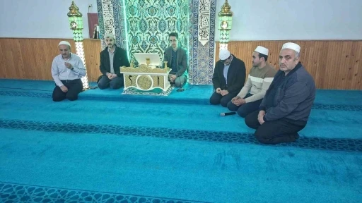 Okul saldırısında hayatını kaybeden &ouml;ğretmen ve &ouml;ğrenciler i&ccedil;in Hisarcık&rsquo;ta mevlit okutuldu

