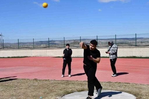 Okul Sporları Atletizm M&uuml;sabakaları tamamlandı
