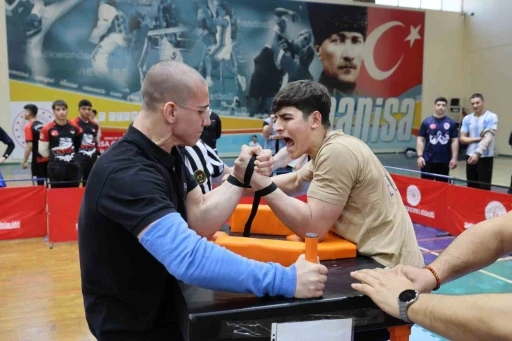 Okul Sporları Bilek Güreşi Türkiye Şampiyonası Manisa’da başladı
