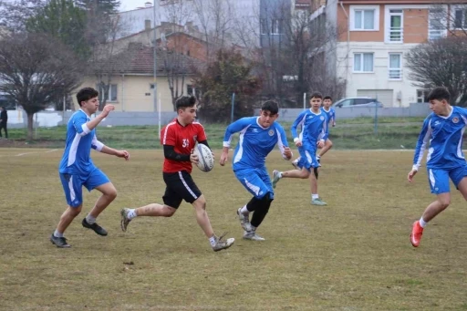 Okul sporları ragbi il birinciliği m&uuml;sabakaları heyecanla devam ediyor
