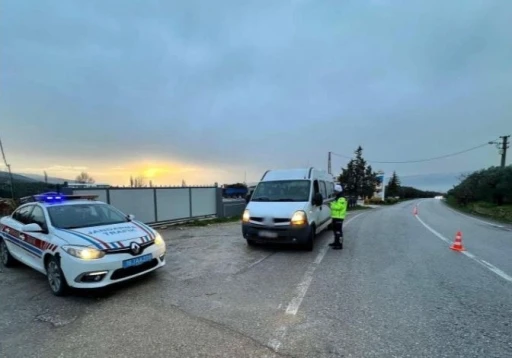 Okul zili yeniden &ccedil;aldı, jandarmadan &ouml;ğrencilere trafik g&uuml;venliği denetimi
