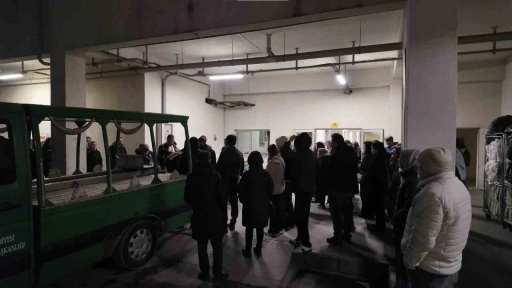 Okuldaki saldırıda hayatını kaybeden Fatmanur &ouml;ğretmenin cenazesi adli tıpa g&ouml;nderildi
