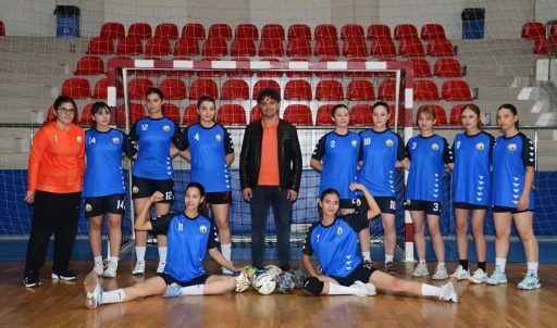 Okullar hentbol heyecanı başladı
