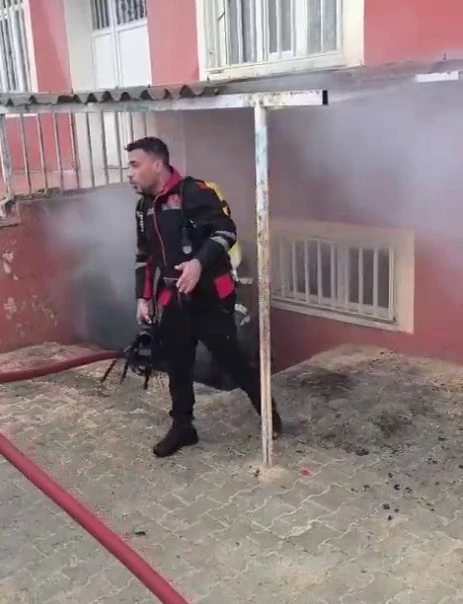 Okulun bodrum katında korkutan yangın
