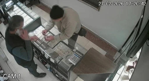 &Ouml;ld&uuml;rd&uuml;ğ&uuml; kadının 3 altın bileziğini bozdurup parayı b&ouml;yle teslim aldı
