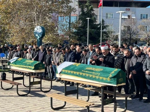 &Ouml;ld&uuml;r&uuml;p intihar etmişti, kızıyla yanyana toprağa verildi
