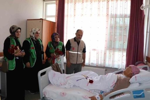 Oltu&rsquo;da  hastalara moral ziyareti
