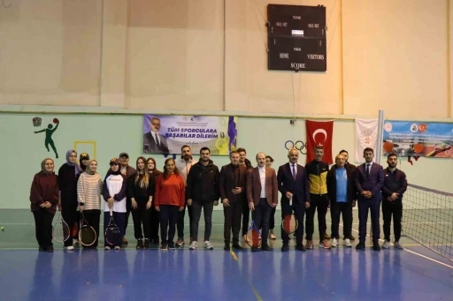 Oltu’da kort tenisi heyecanı
