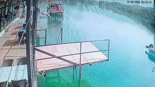 Ölüme balıklama atlayan adam yaşamını yitirdi geriye sadece olay anı görüntüleri kaldı

