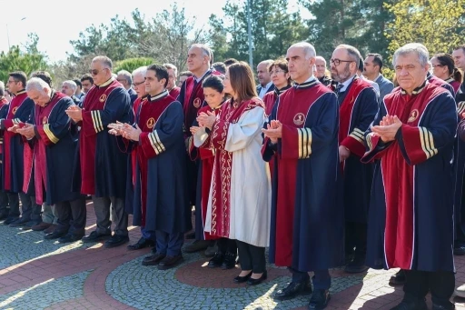 OM&Uuml; 51 yaşında
