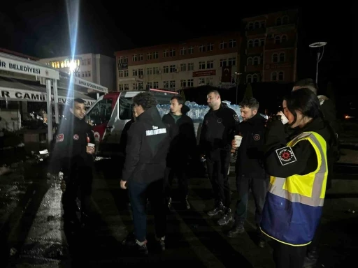 OM&Uuml; Arama-Kurtarma ekibi sel b&ouml;lgesinde g&ouml;rev aldı
