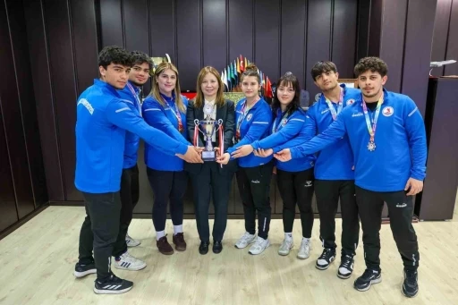 OM&Uuml;&rsquo;n&uuml;n judo başarısı: 1 altın, 3 bronz madalya
