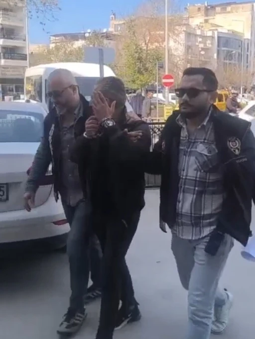 On &uuml;&ccedil; ayrı su&ccedil;tan aranan şahıs Aydın&rsquo;da yakalandı
