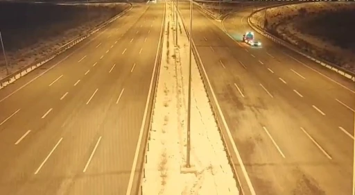 &Ouml;nce kameralara, sonra jandarmaya yakalandı
