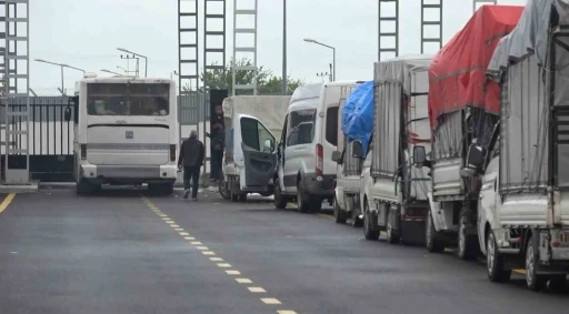 &Ouml;nc&uuml;pınar&rsquo;da Suriyelilerin d&ouml;n&uuml;ş yoğunluğu s&uuml;r&uuml;yor
