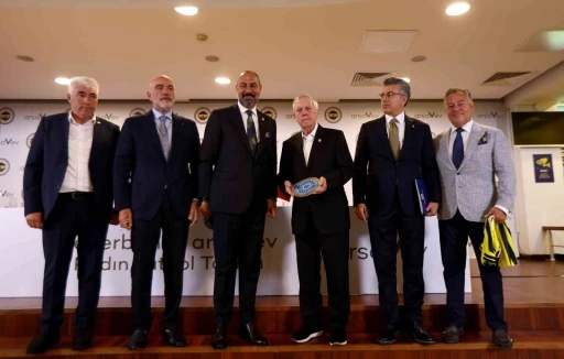 &Ouml;nder Fırat: "Fenerbah&ccedil;e Kadın Futbol Şubesi&rsquo;ni 5 kişilik komite y&ouml;netecek"
