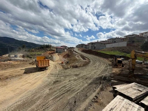 Onikişubat Belediyesi&rsquo;nden 11 kırsal mahallede ulaşım yatırımı seferberliği
