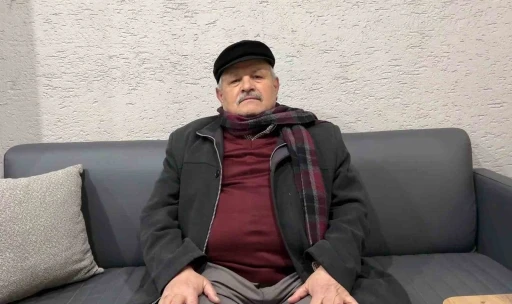 &Ouml;pt&uuml;, yerine astı: "Bayrağı olmayanın milleti olmaz"
