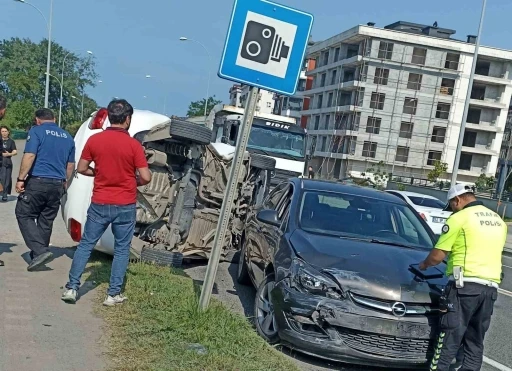 Ordu’da  2 otomobil çarpıştı, birisi takla attı
